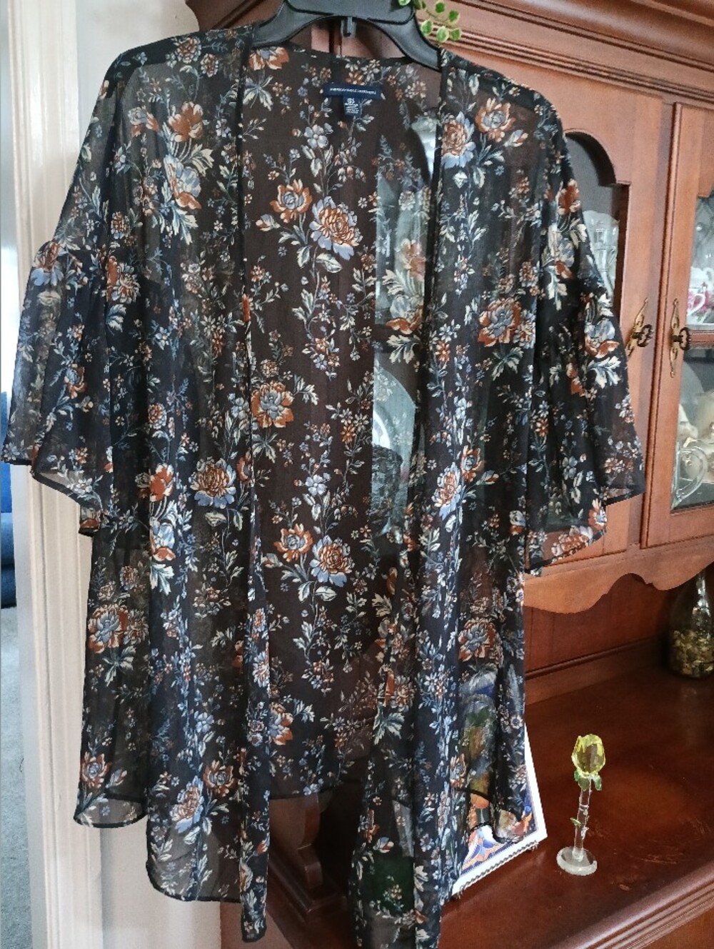 Like New American Eagle Black Floral Print Kimono (XS/S) (Oversized-Fits M)